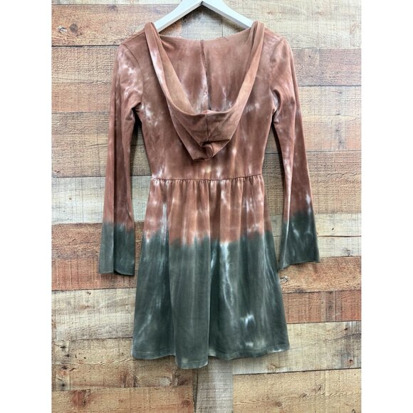 Tie-Dye Long-Sleeve Lace-Up Hooded Cape Earthbound Trading Small - Picture 4 of 7